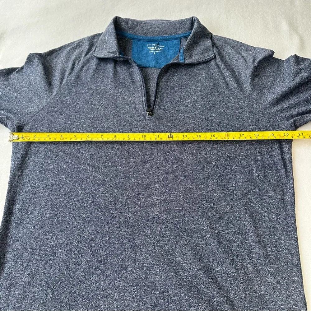 Banana Republic Men’s Blue 1/4 Zip Pullover Performance Wear Quick Dry Size S